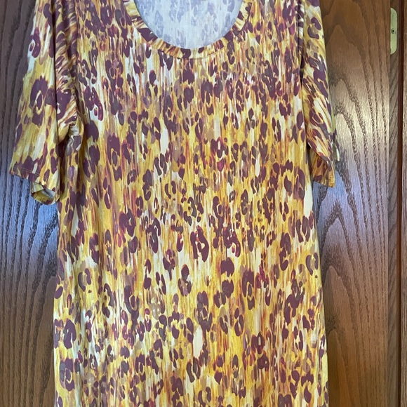 LOGO by Lori Goldstein Tops - Women’s top